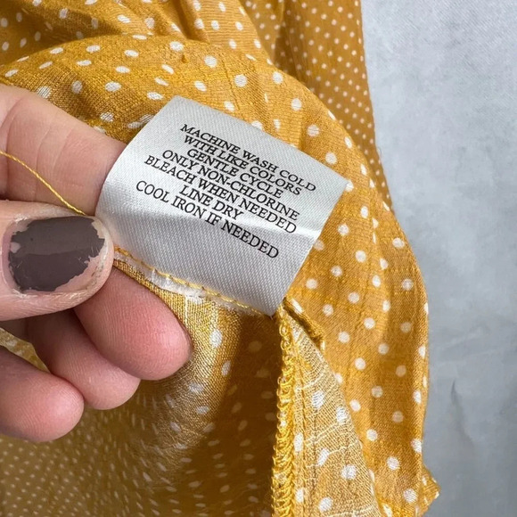 Como Black Yellow Polka Dot Vneck Long Sleeve Hi Low Blouse Sz LG - Picture 8 of 9